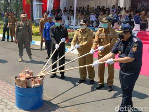 Bea Cukai Musnahkan 1,3 Juta Batang Rokok Ilegal di Tulungagung