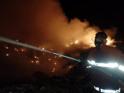 Gunungan Sampah di TPA Belitung Terbakar 24 Jam, Belum Dapat Dipadamkan