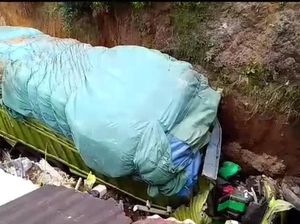 Truk Rem Blong Masuk Jurang di Rejang Lebong, 1 Tewas!