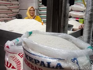 Pedagang Nasi Kuning di Cimahi Pusing gegara Harga Beras Mahal Banget Pedagang Nasi Kuning di Cimahi Pusing gegara Harga Beras Mahal Banget