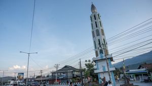 Upaya Penyelamatan Menara Masjid Miring di Palu