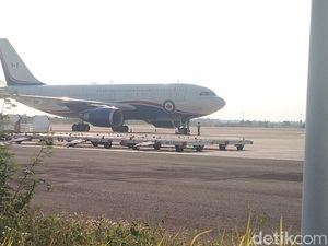Penampakan Pesawat PM Kanada Justin Trudeau Parkir di Kertajati Penampakan Pesawat PM Kanada Justin Trudeau Parkir di Kertajati