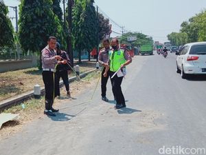 Tragis! Pemotor Tewas Terlindas Truk di Jalan Jogja-Solo Klaten Tragis! Pemotor Tewas Terlindas Truk di Jalan Jogja-Solo Klaten