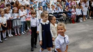 Potret Anak-anak Ukraina Kembali Sekolah di Tengah Perang