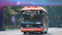 Potret Shuttle Bus Listrik Wira-wiri Selama KTT ASEAN 2023