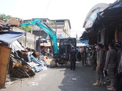 Lapak PKL di Jl Nyi Raja Permas Bogor Dibongkar, Akan Dibangun Trotoar