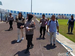 Stadion Surajaya Lamongan Dinyatakan Layak Gelar Pertandingan Liga 2 Stadion Surajaya Lamongan Dinyatakan Layak Gelar Pertandingan Liga 2