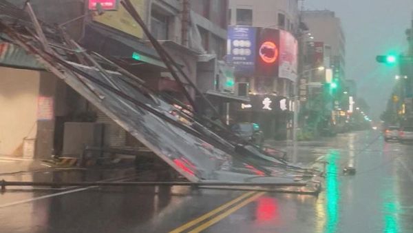 Taiwan Diamuk Topan Haikui, Putus Pasokan Listrik Ribuan Rumah