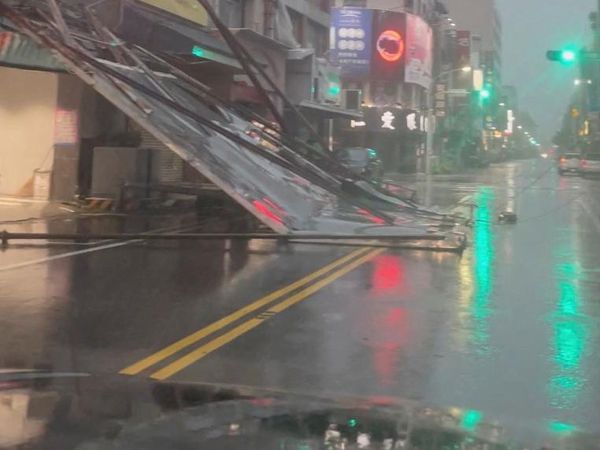 Taiwan Diamuk Topan Haikui, Putus Pasokan Listrik Ribuan Rumah
