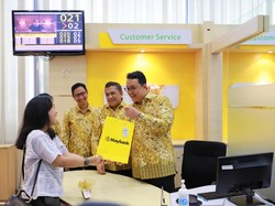 Rayakan Hari Pelanggan, Direksi Maybank Sapa Nasabah di Kantor Cabang