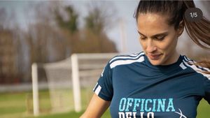 Foto Pesepak Bola Tercantik Italia yang Jadi Sorotan, Sering Pamer Foto Bikini