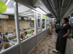 Ancaman Rudal Bikin Anak-anak Ukraina Bersekolah di Stasiun Bawah Tanah Ancaman Rudal Bikin Anak-anak Ukraina Bersekolah di Stasiun Bawah Tanah
