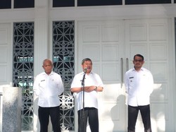 Bupati Garut Minta SKPD Distribusikan Beras ke Masyarakat Tak Mampu