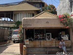Ke Gigi Susu, ke Pantai Batu Bolong Kemudian Ke Gigi Susu, ke Pantai Batu Bolong Kemudian