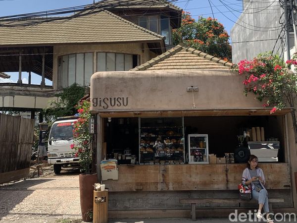 Ke Gigi Susu, ke Pantai Batu Bolong Kemudian