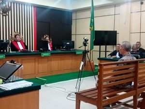 Eks Dirut Bank Jambi Didakwa Manipulasi Surat Utang Berujung Gagal Bayar Eks Dirut Bank Jambi Didakwa Manipulasi Surat Utang Berujung Gagal Bayar