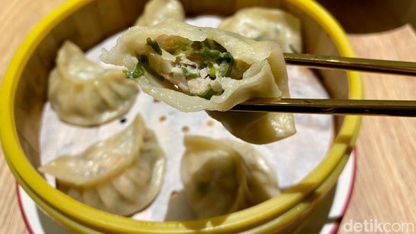 Yummy! Gurih Uni Chicken Momo dan Manchurian Gobi ala India dan China