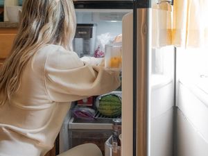 5 Cara Memperbaiki Kulkas yang Tidak Dingin