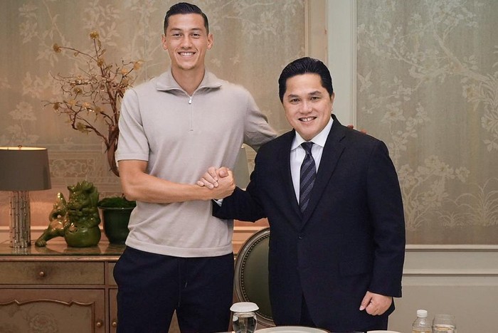 Jay Idzes dan Ketua Umum PSSI Erick Thohir
