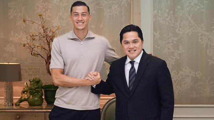 Jay Idzes dan Ketua Umum PSSI Erick Thohir