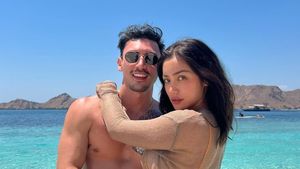 8 Foto Jessica Iskandar Liburan ke Labuan Bajo, Pose Bareng Suami Curi Atensi