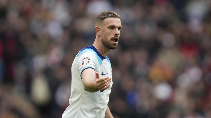 Englands Jordan Henderson in action during the Euro 2024 group C qualifying soccer match between England and Ukraine at Wembley Stadium in London, Sunday, March 26, 2023. (AP Photo/Alastair Grant)