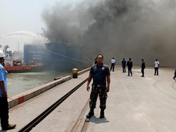 Kapal Feri di Merak Terbakar, Penumpang Dievakuasi