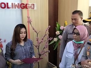 Jabatan Polisi Suami Seleb Tiktok Probolinggo Dicopot Buntut Video Viral Jabatan Polisi Suami Seleb Tiktok Probolinggo Dicopot Buntut Video Viral