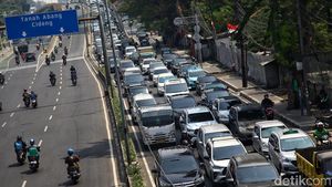 Kawasan Benhil Padat Terdampak Pengalihan Arus KTT ASEAN