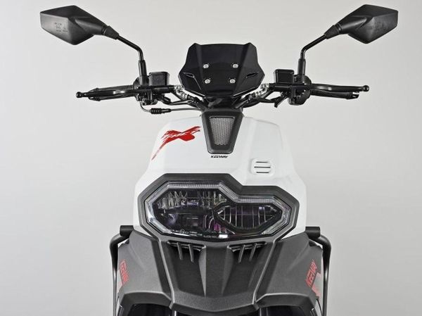 Tampang Unik Keeway Fact X: Desain Radikal, Wajah Asimetris