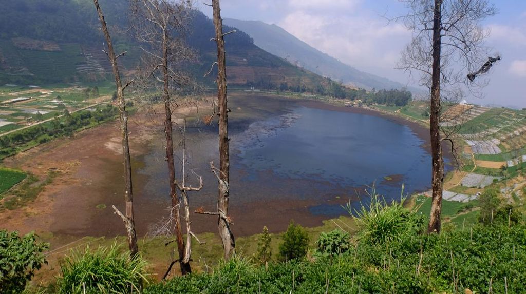 Volume Air di Telaga Merdada Dieng Kian Mengering Volume Air di Telaga Merdada Dieng Kian Mengering
