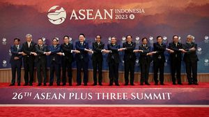 Momen Jokowi Pimpin KTT ASEAN Plus Three
