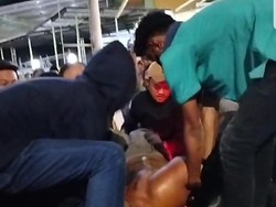 Pria Mabuk di Jember Dimassa gegara Ngamuk Saat Kurang Bayar di Minimarket