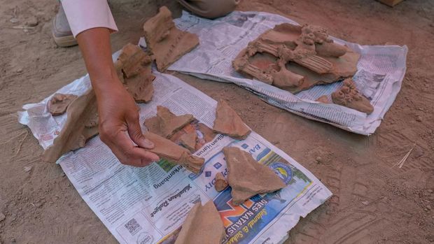 penemuan fragmen gerabah era majapahit.