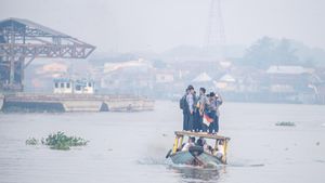 Perjuangan Siswa di Palembang Menembus Kabut Asap Menuju Sekolah
