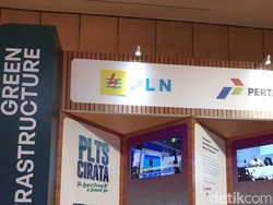 PLN Pamerkan PLTS Terapung Terbesar di ASEAN dalam Ajang AIPF