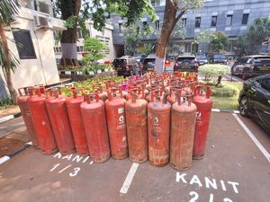 Polisi Tangkap 4 Tersangka Pengoplos Gas Bersubsidi, 1.190 Tabung Gas Disita Polisi Tangkap 4 Tersangka Pengoplos Gas Bersubsidi, 1.190 Tabung Gas Disita