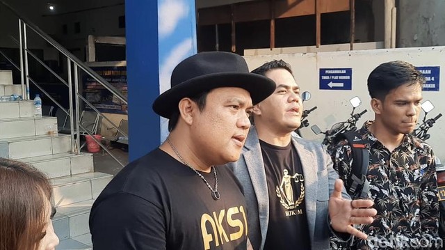 Berita Viral Selebriti dari InsertLive : Tantri CS Resmikan Nama Band KOTAK ke HAKI, Posan Ambil Langkah Ini
