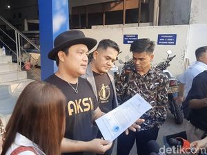 Posan Tobing Polisikan 3 Personel Kotak atas Dugaan Pelanggaran Hak Cipta Posan Tobing Polisikan 3 Personel Kotak atas Dugaan Pelanggaran Hak Cipta