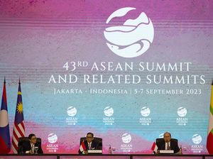 Wamenlu Dorong Kolaborasi ASEAN Kembangkan Ekosistem Kendaraan Listrik