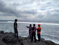 Tiga Awak Kapal Nelayan Banyuwangi yang Tenggelam Belum Ditemukan