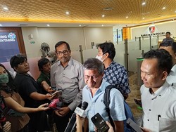 Kasus Rocky Gerung Naik Penyidikan, Pasal Sangkaan Sebar Hoax Picu Onar