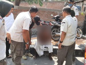 2 Pria ODGJ di Klaten Dievakuasi, Sempat Kejar-kejaran dengan Petugas 2 Pria ODGJ di Klaten Dievakuasi, Sempat Kejar-kejaran dengan Petugas