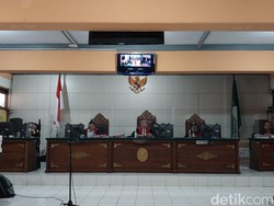 Wahyu Kenzo Jalani Sidang Perdana Kasus Robot Trading ATG