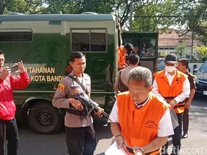 Yana Cs Didakwa Terima Suap dan Gratifikasi di Proyek Dishub Bandung Yana Cs Didakwa Terima Suap dan Gratifikasi di Proyek Dishub Bandung