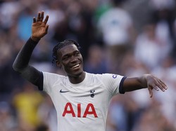 Tottenham Sanksi Pemainnya yang Unggah Video Nge-fly