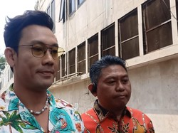 Denny Sumargo Serahkan Semua Bukti Kejadian 10 Tahun Lalu dengan DJ Verny