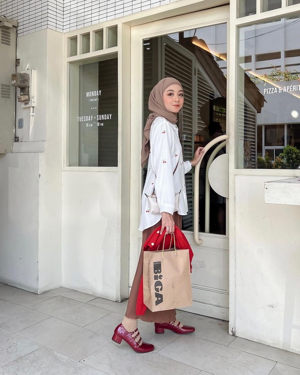Gaya hijab segiempat kekinian