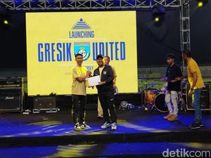 Tunggakan Gaji Eks Pemain Dilunasi, Gresik United Didoakan Juara Liga 2 Tunggakan Gaji Eks Pemain Dilunasi, Gresik United Didoakan Juara Liga 2