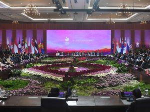 Guru Besar UI Bicara soal Urgensi Pesan DPR pada KTT ASEAN Ke-43 Guru Besar UI Bicara soal Urgensi Pesan DPR pada KTT ASEAN Ke-43